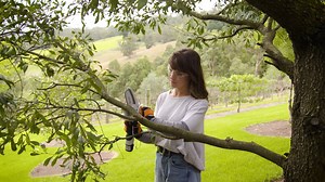 Introducing the STIHL GTA 26 Garden Pruner! This versatile tool is perfect for pruning trees or shrubs, cutting up garden waste and DIY projects or building with wood. Watch and learn more about the GTA 26 with Bonnie from The Garden Gurus. Gardener's notebook The Garden Gurus | STIHL