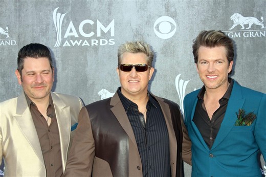 “Obviously Not Very Good At It” – Rascal Flatts Apologized & Blamed “Vegas Throat” After Getting Called Out For Lip-Syncing At The 2014 ACM Awards | Whiskey Riff