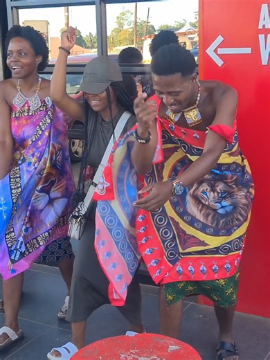 "Lembali Ngeyami" featuring @Binty☆, @Smally @Smally the vocalist and...