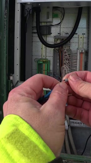 Innovative Wiha Crimping Pliers for Electricians