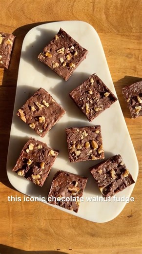 Lonavala style 3 ingredients chocolate walnut fudge recipe 😍🤌🏻 No bake desserts! #shorts