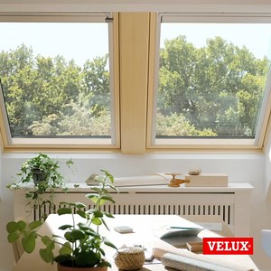 184K views · 88 reactions | Iskusi život bez napora uz VELUX krovni prozor na daljinsko upravljanje!  Ugrađeni motor osigurava besprijekornu ugradnju i estetske rezultate, čineći život lakšim! Kad bi barem svi izbori bili ovako jednostavni - koje druge aktivnosti želiš da su lake kao otvaranje prozora? Podijeli svoja razmišljanja u nastavku!  | VELUX | Facebook