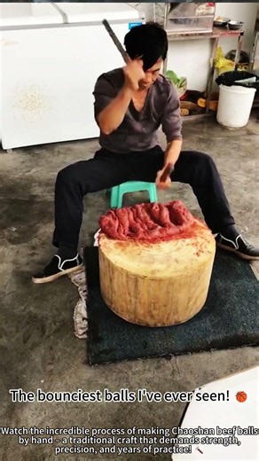 Hand-beaten Chaoshan beef balls: pure skill! 💪🥩
