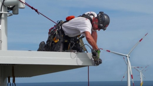 Cleaning with mechanical bare metal tools (SSPC- SP11) | APLIKA CONTROL CORROSIÓN S.A.S.