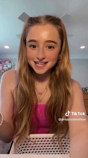 Pov: the preppy girl’s makeup collection?🛍️💐⚡️💗 #fyp #foryou #preppy #annough #fypシ #trending #annafayeslays #viral #xyzbca #preppyclothes #drunkelephant #glowrecipe #makeup #makemefamous #elf #kosas #tower28 #soldejaniero #pixibeauty