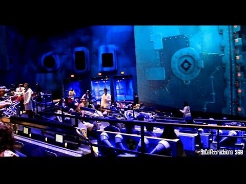 [HD] NEW! Tour of Despicable Me Land & Ride Area - Universal Studios Hollywood