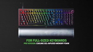 Razer Wrist Rest Pro - Ergonomische Handballenauflage für Gaming Tastaturen im Full-Size-Format mit Kältegel (Polsterung mit Kältegel, bezogen mit wärmeableitenden Spezialstoff) Schwarz