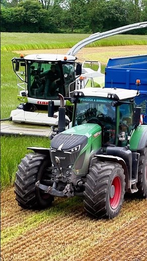 Grass Silage CLAAS Jaguar Forage Harvester and Fendt 936 Vario Tractor