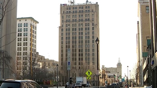 Developers struggle to get financing for First National Bank building downtown