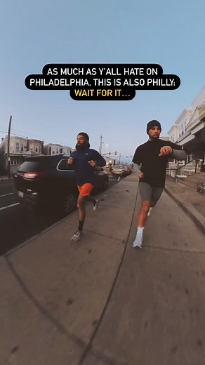 Philly do your thing and help me connect with this young man! All the negative videos you see about where we live, remember this is the city of brotherly love. This made my day because this guy was smoking, on the phone and with someone, and yet still felt that energy to join us and laugh for a second. @philly_marathon is in 3 weeks so my body was locked in the workout pace 😂 and I didn’t get a chance to follow this kid. Keep being encouraging to others. We OUTSIDE!! 😂💯💪🐺 #philadelphia #phi