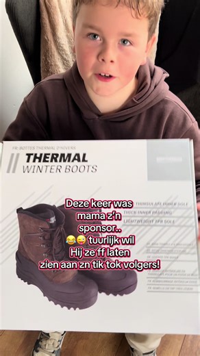 Hopelijk heeft ie nu geen koude voeten meer tijdens het vissen 🤪 Gekocht bij de @FishstoreXL die zit hier heel erg in de buurt 🤗 konden we daar gewoon ff oppikken hoe handig! #vissen #viralvideos #fyp