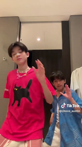 Explora la fiesta en @nong neeb