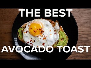 The BEST avocado toast recipe | with a fried egg on top and BACON