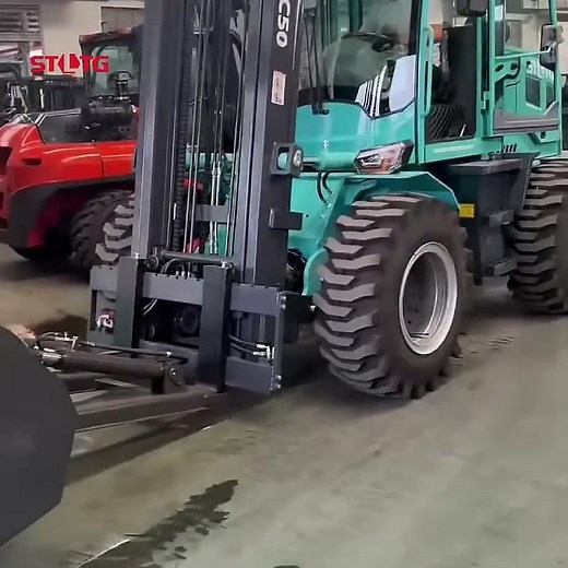 Forklift complete tasks regardless of rough terrain or complex materials