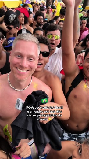 Protagonistas mesmo 🇧🇷 Me siga para mais aventuras 🎉✨#Brasil #turistando #carnaval #gringo 💚💛💙
