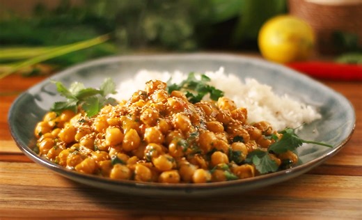I can't stop eating these curried chickpeas!😍