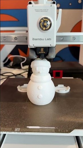 3D printing Christmas decorations at Raspberry Pi Towers