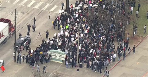 Dallas ISD students hold large ICE walkout