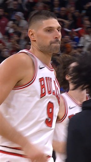 Nikola Vučević DRILLS the clutch three with 3.2 seconds left on the clock! @chicagobulls secure the W at home and improve to 6-1! 🔥 | NBA