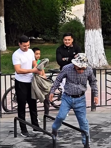 331K views · 2.6K reactions | Fake Old Man Pranks Everyone _ Wait for last One  | Anatoly | Facebook