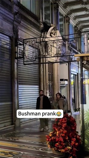 Bushman prank, coins attract everyone🤣🤣🤣#usa#bushman#prank#fyp