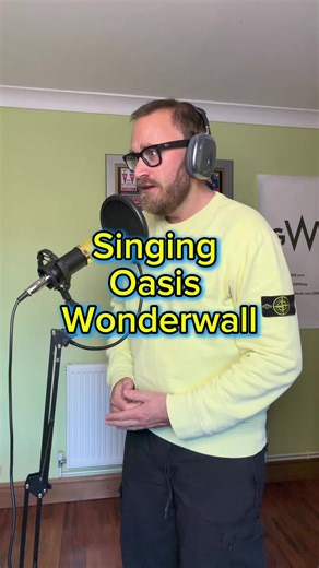Singing Oasis Wonderwall Karaoke with Ryan Windridge