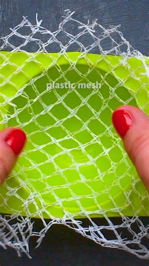 Calling all 80's horror fanatics! Take a ceno-bite out of this spooky cupcake 🧁💀 | So Yummy