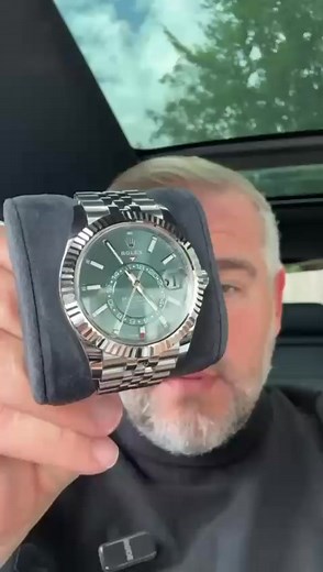 4.3K views | Win this incredible watch this THURSDAY! ⌚Join us every Monday & Thursday & win incredible watches!⌚ Check out our 5 Star Trustpilot reviews!! ⭐Thousands of winners! ⭐Millions won! Head to our website to enter! | Urban Draw | Facebook