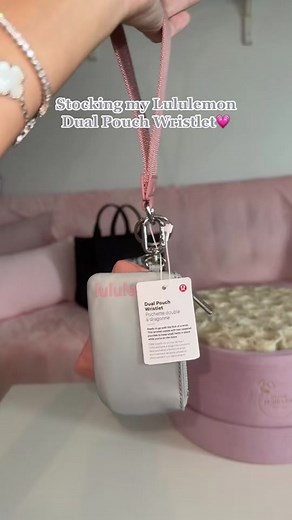Been dying to get my hands on this key card pouch and I’m obsessed🤭💗IN$TA:gracetaylorr19🐚🌸 @lululemon #dualpouchwristlet #lululemonhaul #lululemon #keychain #cardholder #lululemondualpouchwristlet