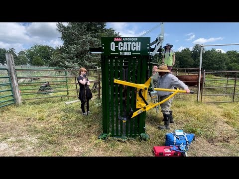 Getting our ArrowQuip Q-Catch 74 squeeze chute set up and using it!