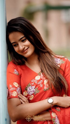 ஸ்னேகா சக்தி. on Instagram: "Back to the 90s with grace.🌸 Saree - @style_in_threads_ Camera - @storiesbyman #snehasakthi #fyp #rhythm #nadhiyenadhiye #tamilsongs #tamilfilms #tamilcinema #foryourpage"