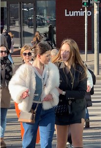 Elle essayait de dire «Aidez-moi» sans parler