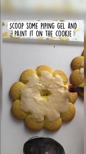 Using edible wafer paper to decorate cookies #waferpaper #cookies #cookiedecorating