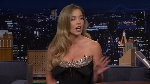 @cryeyesviolet_ Sydney Sweeney says Cassie is “even crazier” on the upcoming season of Euphoria