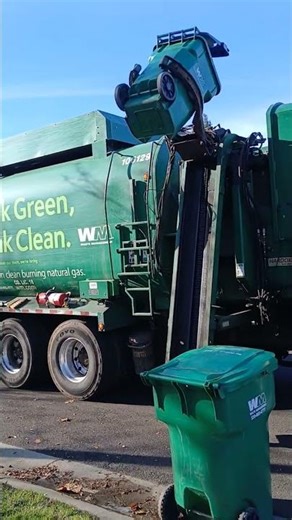 Waste Management Autocar N2 Amrep on recycle