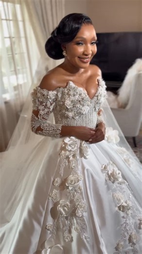 OM Style Avenue on Instagram: "@thamikhulu_vtk looking graceful in a custom two in one OM Bridal couture gown Wedding gown: @orapelengmodutle Bridal robe: @orapelengmodutle Make-up: @iamnombuso Hair: @hlayisani.cm Wedding planning and design: @precioustheplanner Venue: @quoinrock #OMStyleAvenue #OMStyleAvenueBridal"