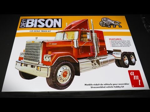 Chevy Bison Conventional Semi Tractor Detroit Diesel 1/25 Scale Model Kit Review AMT 1390
