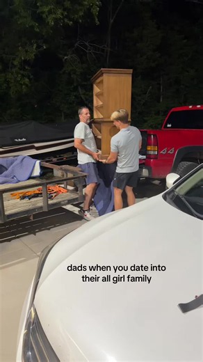 badger 🦡 (@themaddechoch)’s video of dads