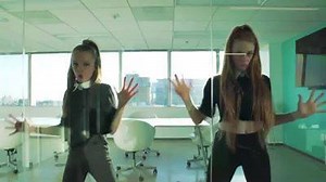 Beyoncé we have your new back up dancers. These girls are where it's at! | Just Dance