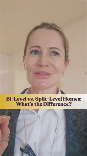 Let’s settle this once and for all — what’s the difference between a bi-level and a split-level home? 🧐 🏠 Bi-level: You walk in, and choose — up or down. Two levels, simple and open. 🏠 Split-level: Multiple levels, 2, 3 or more — think staggered floors with short staircases between them. Both offer great space, but the feel is very different. Are you more of a “just two levels, please” person, or do you love the idea of a split layout? Comment below! I love hearing what people prefer! ✨👇 Mów