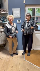 ‼️‼️ Lofina støvler‼️‼️ Vi kører en skarp pris på 2 lækre styles fra Lofina. 1) Før: 2699,95 Nu: 1299.95 https://www.agerfeld.dk/products/lofina-3140-boots-wedge-sole-front-zip-london-antracite 2) Før: 2199,95 Nu: 1299,95 https://www.agerfeld.dk/products/lofina-stretch-ankelstovle-4102-nero | Agerfeld gl. skole
