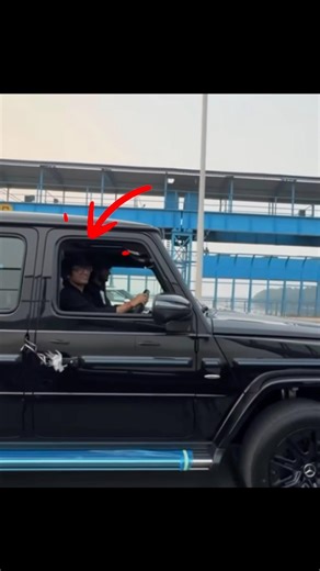 Aaj Hum Mile Saurabh Joshi Se Apni new G wagon Ke Saath is a pura Dekhe like subscribe ￼￼