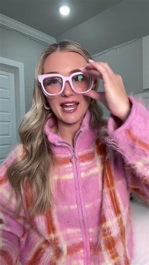 Look how pink and so pretty these glasses are! 💘