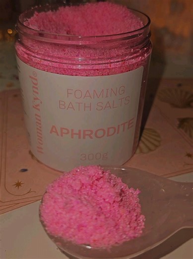 Aphrodite's Enchanting Bath Potion Recipe