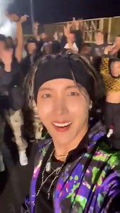 82 reactions | BTS Twitter Update - Jung Hoseok A Year Ago Thanks ARMY 사랑해요 꼬꼬댁 Trans: A Year Ago Thanks ARMY  I love you kkokkodaek <chicken saying cluck cluck> - HOBI’s Wifeu  | BTS Forever | Facebook