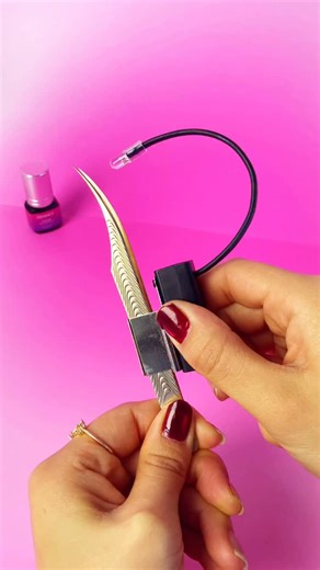 TDANCE® Lash Manufacturer on Instagram: "Meet your UV glue’s new bestie! 💜 Our Mini UV/LED Tweezer Lamp is here to make every lash set faster, safer, and SO much easier. ✨ 1-2s instant cure ✨ No heat, no irritation ✨ Cordless & travel-friendly ✨ Designed for pro-level precision Ready to upgrade your lash game? 💕 Shop now at tdancelashes.com or download the TDANCE App 🤗 . . . . . . 🇺🇸 𝗨𝗦: ✨ 𝗡𝗲𝘄 𝘂𝘀𝗲𝗿𝘀: 𝟱𝟬% 𝗼𝗳𝗳 𝘄𝗶𝘁𝗵 𝗰𝗼𝗱𝗲 𝗡𝗘𝗪𝗨𝗦 🚚 𝗙𝗿𝗲𝗲 𝘀𝗵𝗶𝗽𝗽𝗶𝗻𝗴 $𝟴𝟵+ (𝟭