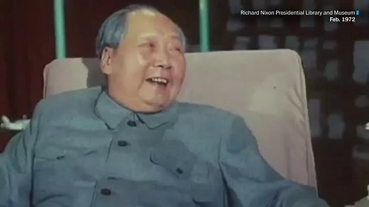 1972: Nixon meets with Chinese dictator Mao Zedong