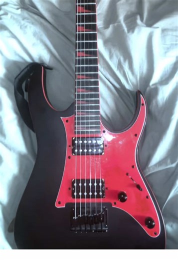 Discover the Ibanez Gio Electric Guitar