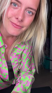 GÆT EN SANG! 🎉🎵🤔I er for vilde til at gætte sangene lynhurtigt! 🎉Men hvem er kunstneren bag dette kæmpehit? Og hvad hedder sangen?!😍😍🤔🤔Jeg lyttede konstant til den her sang da jeg gik i gymnasiet, og den hittede. Jeg var ulykkeligt forelsket i min klassekammerat, som var forelsket i en anden😂😩😭Så den her sang “forstod” mig! 😬🙈😅 | Trine Therkelsen