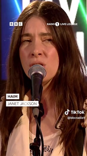 Haim y Addison Rae: ¡Una actuación impresionante!